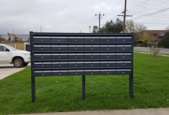 Freestanding letterbox bank